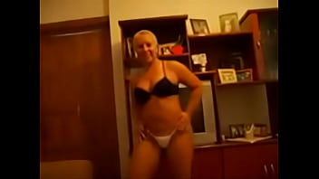 Preview 1 of Sokena Xxx - Pense em uma coroa tes&atilde_o a gaucha Lucia