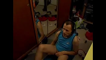 Preview 4 of Porn Chatrubat - dog,  fessees,  travail trou.AVI