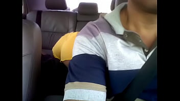 Preview 2 of First Time Sex Dog - ESPOSA SAFADA COM AMIGO E O CORNO DIRIGINDO