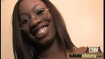 Preview 4 of 1minut Ka Video - Hot ebony chick in interracial gangbang 13