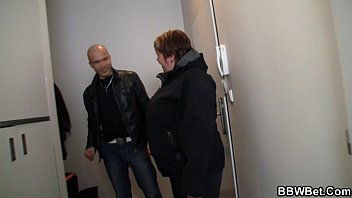 Preview 2 of Agen In Hotel - Fat bitch sucking cock in the shower