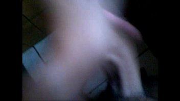 Preview 3 of Purnahub Com - pauz&atilde_o batendo uma bem gostosa no banho