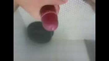 Preview 4 of Kissa Sins First Time - una paja en el ba&ntilde_o