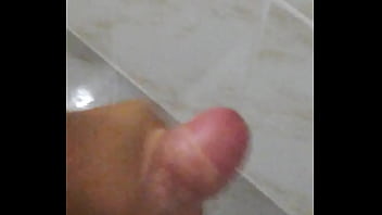 Preview 2 of Hidden Touch Dick - novinho no banheiro
