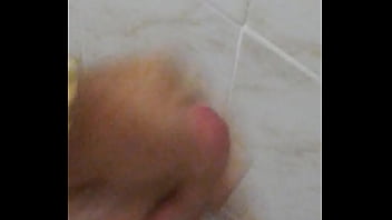 Preview 1 of Hidden Touch Dick - novinho no banheiro