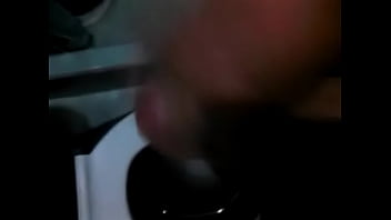 Preview 3 of Danni Dill - En el ba&ntilde_o