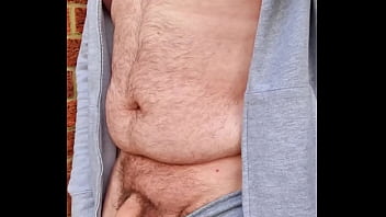 Preview 1 of 2 Minats Ke Videos - Chubby Guy Quick Morning Piss Outside