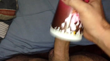 Preview 3 of Boy Dude - Mineirinho testando bucetinha artificial caseira