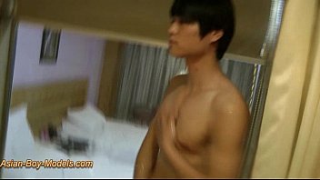Preview 1 of Brasil Desnudas - Shaved Asian Guy Jerk Off