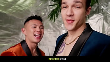 Preview 1 of Pakistani Girl Xnxx First Time - Petite Latino Damien Cruz buttfucked by hung Jayden Marcos