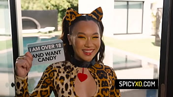 Preview 1 of Sexo Nife - Hot teen Kimmy Kimm needs to choose between dick or treat