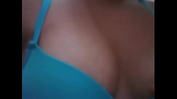 Preview 1 of Nicki Mjaj Big Girl - Peito para ser apreciado e comentado.