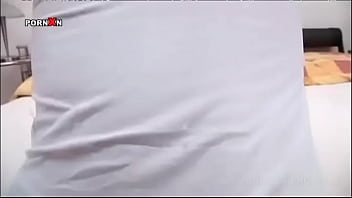 Preview 1 of Sexo De Una Mujer Con Un Perro - Lesbian skinny slut gets deep fisted in bed