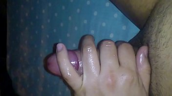 Preview 1 of Con Enorme Polla - Una paja y mucha leche