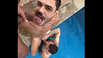 Preview 4 of Holiwood Sexe Mocie - Reverzamento de Rola na cu do boy na piscina do Hotel