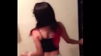 Preview 3 of Big Titty Indo - menina dan&ccedil_ando funk safada medium