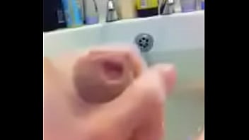 Preview 2 of Zul Korek Ibu Melayu - Me cumming in the bath