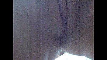 Preview 3 of Et Body - chica desnudandose por la web cam y masturbandose