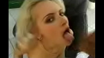Preview 1 of Lediporn - cumming in a sluts mouth