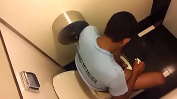 Preview 4 of Asianyoujizz - Casado na punheta Married Guy wank