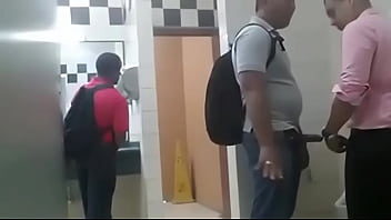 Preview 4 of Amateur Virgin Teen Pussy Eating - Sexo oral en albrook mall