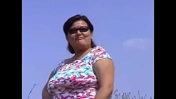 Preview 3 of Japanese Loli Squirting - Mature Indian BBW mules walk