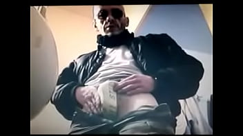 Preview 3 of Elisa Jaban - me playing with my bulge