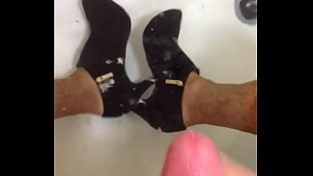 Preview 4 of Xoxoxo Jav Bakire Kucuk Kiz - Cum on wet boots