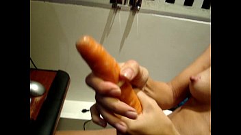 Preview 1 of Mom Dad Fuck And Daughter Saw It - cenoura.MPG