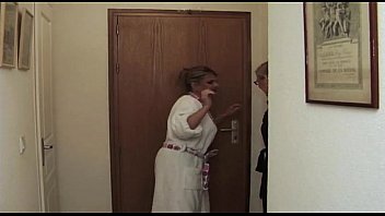 Preview 1 of Cewek Manja Bugil Hidden Huge - French mature lesbians masturbating in the kitchen