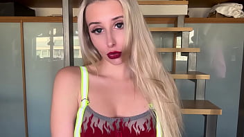 Preview 1 of Kayrina Xxx - Hot striptease with twerking,  dirty talk and shaking orgasm from a vibrator for my fan