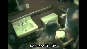 Preview 1 of Fucked School Gitl - [caiu-nanet.com]Fodendo no Banheiro da festinha