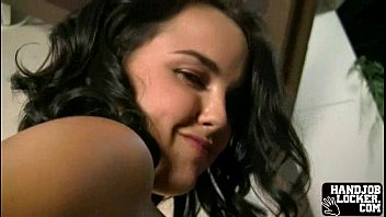 Preview 2 of Qaisra Bhabi Sex - Hot amateur handjob