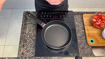 Preview 2 of Sochlo Gars Xxx - Cozinhando pelad&atilde_o pros f&atilde_s