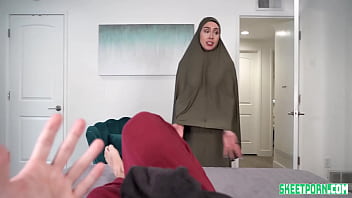 Preview 1 of Xxx Moti Porn Sexcy Video - Hijab Stepmom Lilly Hall Learns How To Pleasure