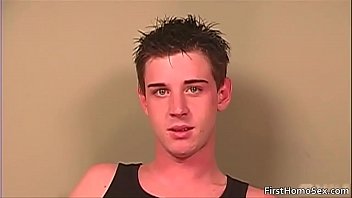 Preview 3 of Fucking En War - Sexy gay dudes have a lof fun sucking gay porn