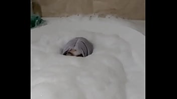 Preview 1 of Www Xxx Army Bp - Cyno Solo Bubble Bath Fun 3