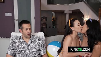 Preview 2 of Xfxxx Hd Videos Arbriya - Hot asian stepdaughters Avery Black and Kimmy Kimm seduce their stepdad to go to the beach with them