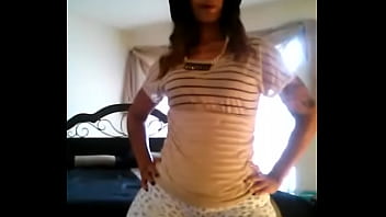 Preview 1 of Bokep On Twiter - The Boss Lady 305 shows you her booty is all natural