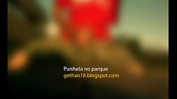 Preview 1 of Submissive Mom Mother - Punheta no parque