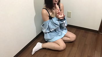 Preview 2 of 18 School Gal Sex - おもちゃのちんちんをパクって食べてイマラチオされてる想像しながらマンコを触って気持ちのいいオナニーをする女子◯生。