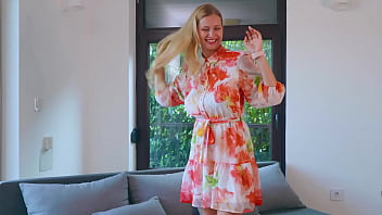 Preview 4 of Pov Cum Shot - The porn actress shows off her dresses for a walk