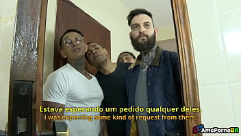 Preview 1 of Stroom Porn - Melhores amigos comeram minha Madrasta por causa de uma aposta.