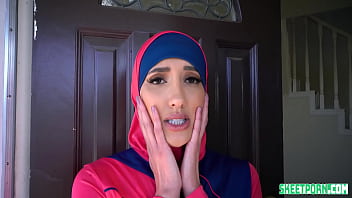 Preview 1 of Xxxx Namldod - Hijab Wearing Tennant Chloe Amour Pay Her Rent