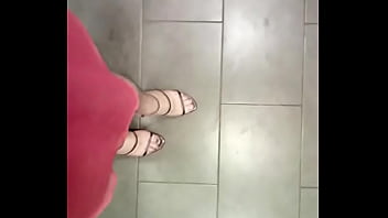 Preview 1 of Moneytalks Presenter - My simple sandals