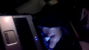 Preview 1 of Pantat Tembam Awek Melayu - jerking my big oiled dick to juicy ass