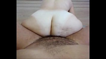 Preview 4 of Abella Monster - bunda branca sentando 5