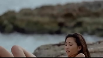 Preview 1 of Abg Barat Mulus Memek - Asian angel undressing by the ocean