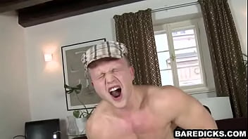 Preview 3 of Fitnes Trending Xxx - Horny amateur hunk sucks cock and gets barebacked