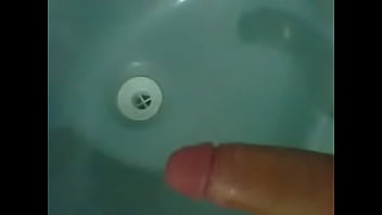 Preview 2 of Biger Penis Man - gostoso batendo punheta e gozando